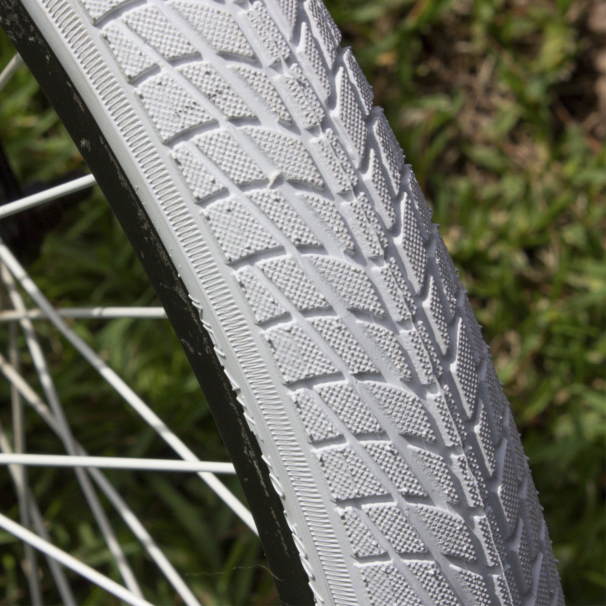304 20 inch bike tire 1.75 inch wide white